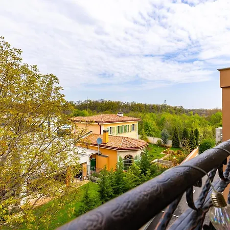 Magnolia Gardens -1bd With Balcony & Parking By Flat Mаnager 아파트 플로브디프