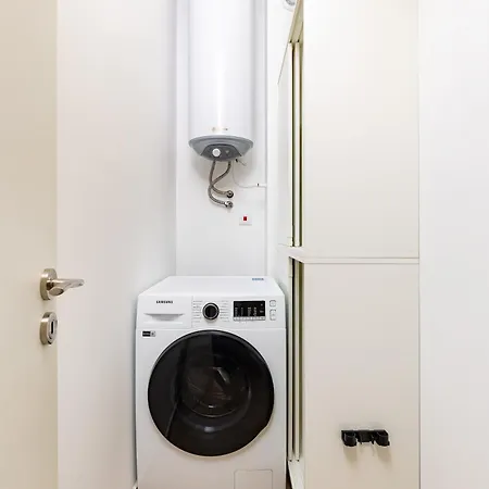 아파트 Magnolia Gardens -1bd With Balcony & Parking By Flat Mаnager 플로브디프