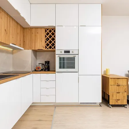 Magnolia Gardens -1bd With Balcony & Parking By Flat Mаnager Apartment *