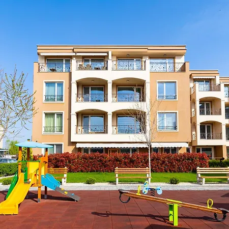 Magnolia Gardens -1bd With Balcony & Parking *
